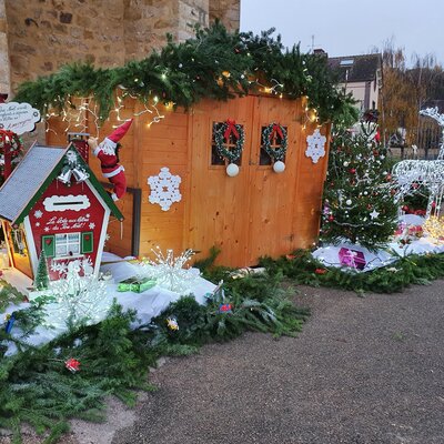 MONTAGE DES DECORS DE NOEL