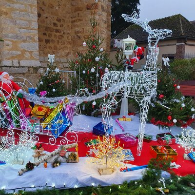 MONTAGE DES DECORS DE NOEL