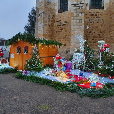 MONTAGE DES DECORS DE NOEL